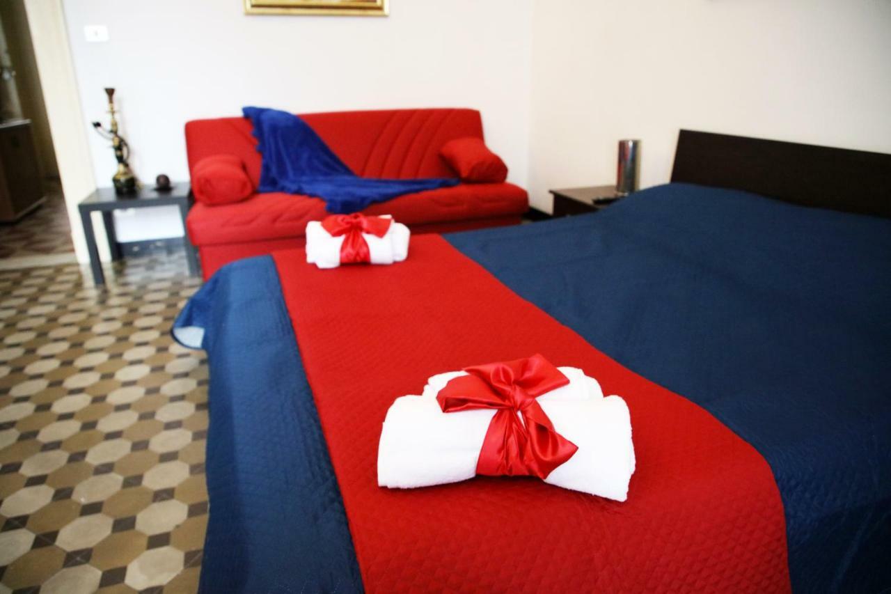 Pitagora House Hotel Tarente Buitenkant foto