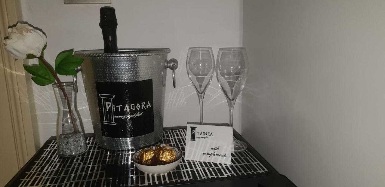 Pitagora House Hotel Tarente Buitenkant foto